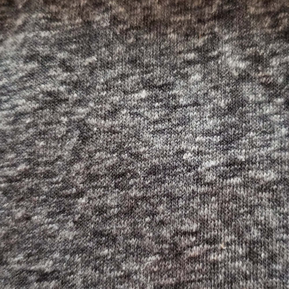 Old Navy gray tee with cream fringe - Picture 4 of 4